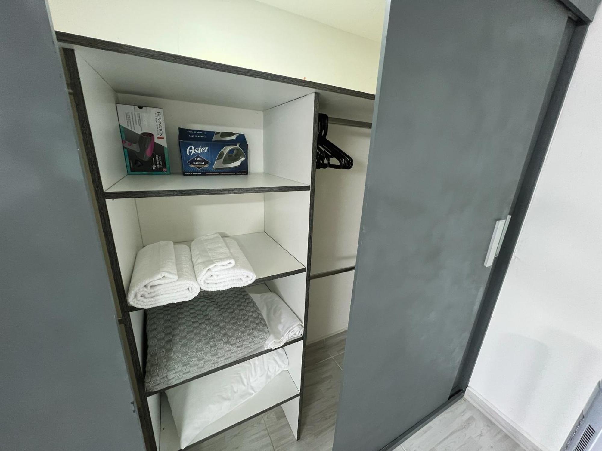 Apartamento Comodo Y Amplio En Laureles *